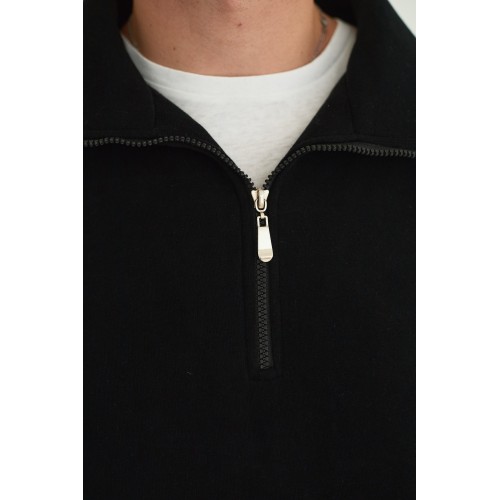 Толстовка с высоким воротником в черном цвете