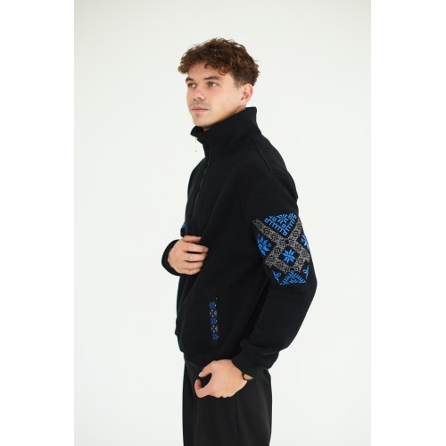 Толстовка с высоким воротником в черном цвете