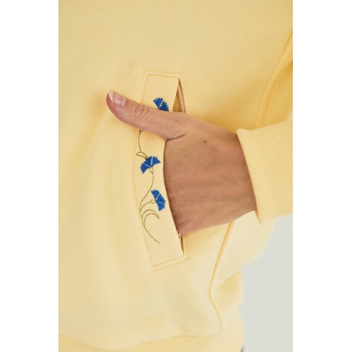 Бомбер на молнии с вышивкой " Васильки" в желтом цвете