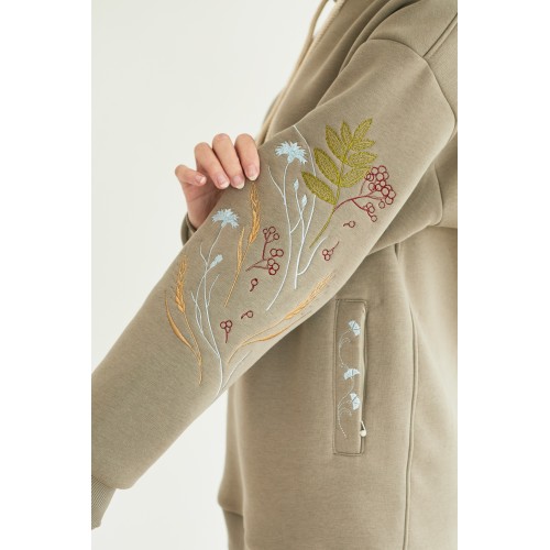 Оверсайз в оливковом цвете с вышивкой