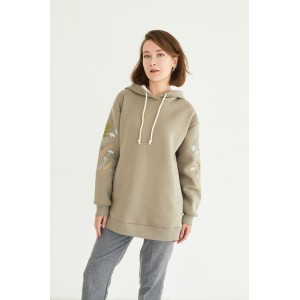 Оверсайз в оливковом цвете с вышивкой