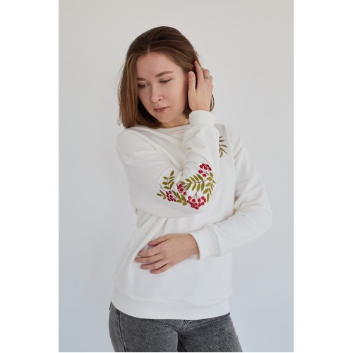 Свитшот с вышивкой "Рябина"