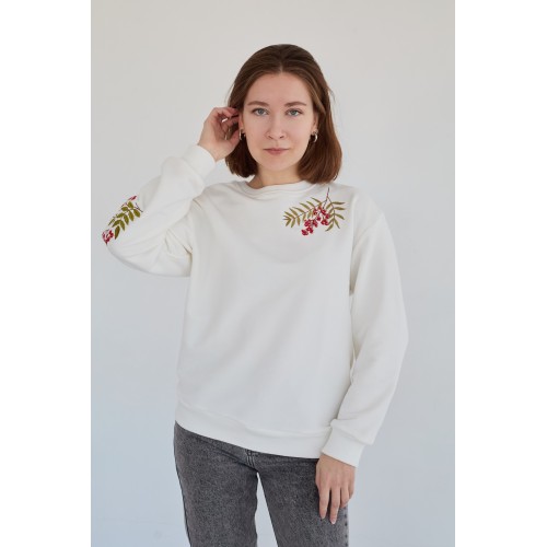 Свитшот с вышивкой "Рябина"